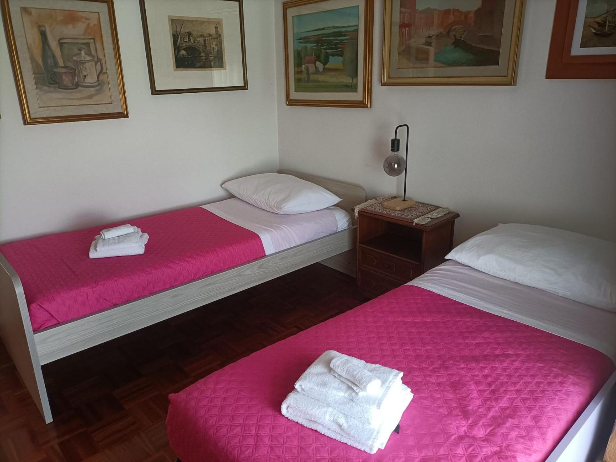 Lily Rose House Apartment ฟาวาโร เวเนโต ภายนอก รูปภาพ